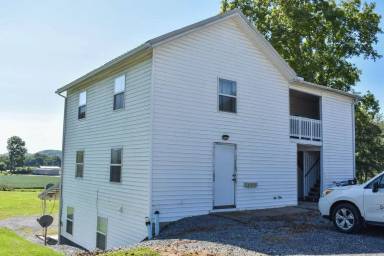 Main picture of 135 Kunes St