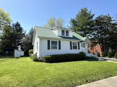 Main picture of 204 S Greensburg St