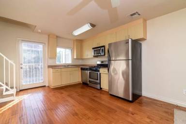 Main picture of 3614 Motor Ave