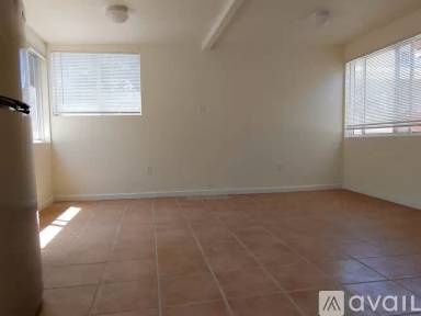 Main picture of 5345 Northridge Ave