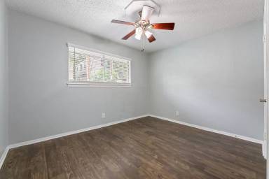Main picture of 404 E 30th St