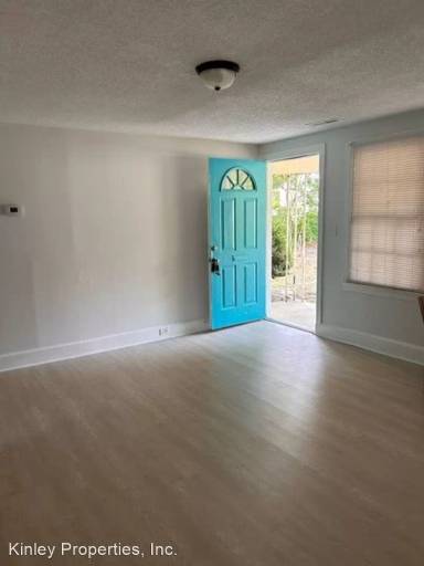 Main picture of 606 N Vance St