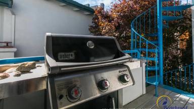 Main picture of 1591 Prospect Ave