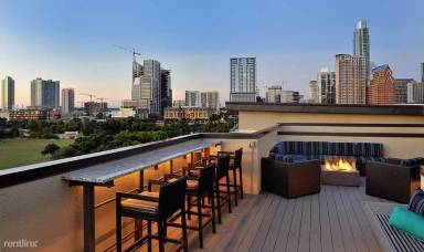 Main picture of 425 W Riverside Dr
