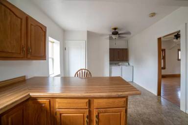 Main picture of 221 2nd Ave NW