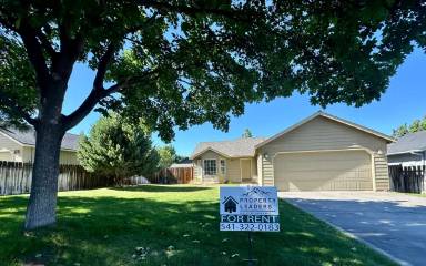 Main picture of 3025 SW Reindeer Ave