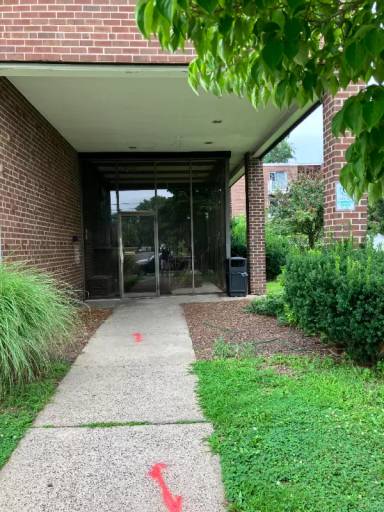 Main picture of 1060 Boulevard