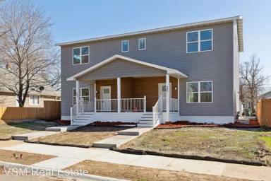 Main picture of 225 W Warburton St