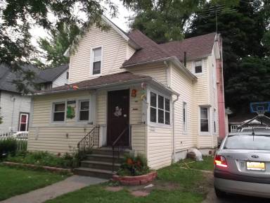 Main picture of 136 Reed Ave