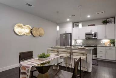 Main picture of 8020 S Oak Cir
