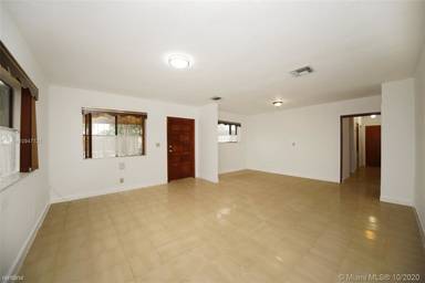 Main picture of 8636 NW 35th Pl