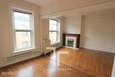 Main picture of 428-438 W Belden Ave