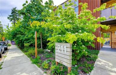 Main picture of 211 Wyatt Way NW