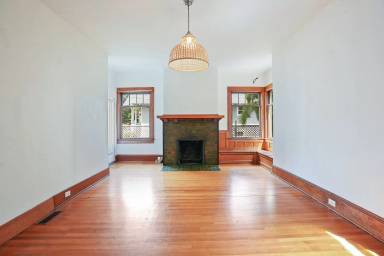 Main picture of 3203 SE Clinton St