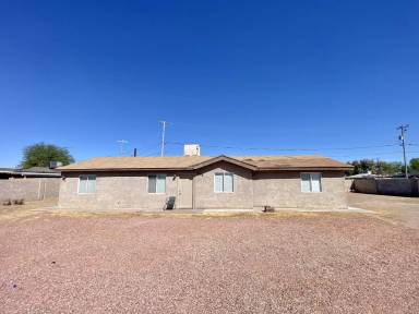 Main picture of 2802 W Adams St