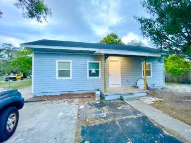 Main picture of 330 S 2nd St