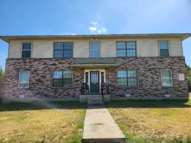 Main picture of 906 Sissom Rd