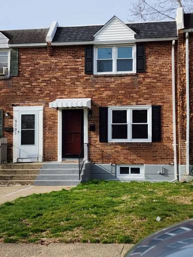 Main picture of 3033 W Court Ave