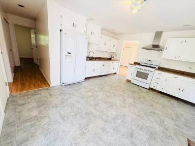 Main picture of 2904 Stork Ct