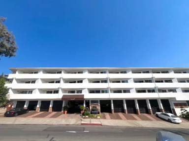 Main picture of 100 Cliff Dr