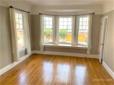 Main picture of 107 Bache St