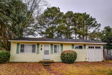 Main picture of 1401 River Oaks Dr
