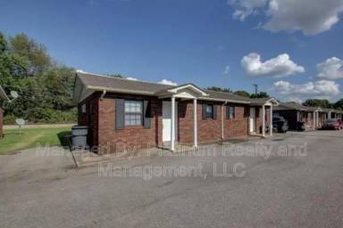 Main picture of 404 Thompsonville Ln
