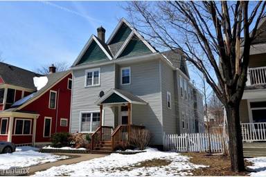 Main picture of 2720 Emerson Ave S