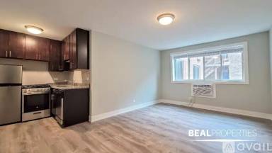 Main picture of 530 W Surf St