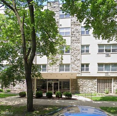 Main picture of 452 W Oakdale Ave