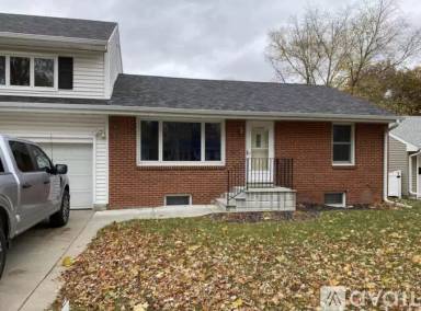 Main picture of 2134 S 59th St