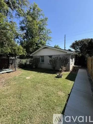 Main picture of 2213 White Ave