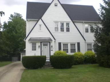 Main picture of 18519 Chagrin Blvd