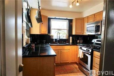 Main picture of 120 Dewey St