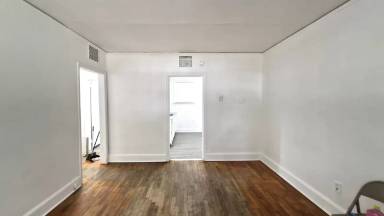 Main picture of 19 Woodlawn Ave