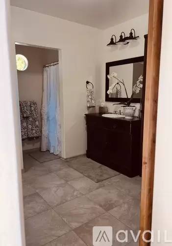 Main picture of 1360 E Valley Rd