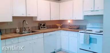 Main picture of 800 W Belleview Ave