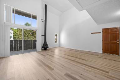 Main picture of California Place