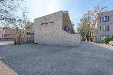 Main picture of 2302 Leon St