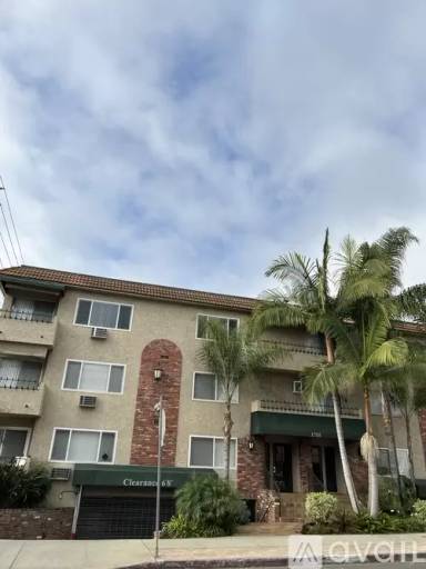 Main picture of 1755 Purdue Ave