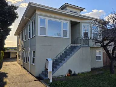 Main picture of 2025 Washington Ave