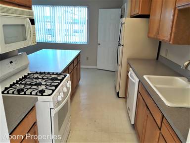 Main picture of 445 E Brokaw Rd