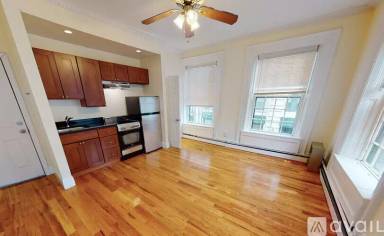 Main picture of 24 Joy St