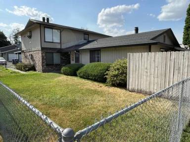 Main picture of 6101 N Addison St