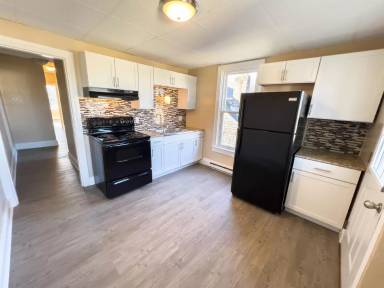 Main picture of 2103 W Market St