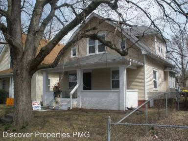 Main picture of 1201 N Dearborn St