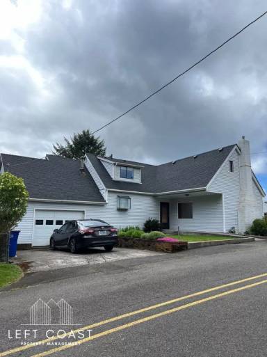 Main picture of 1776 NE 15th St