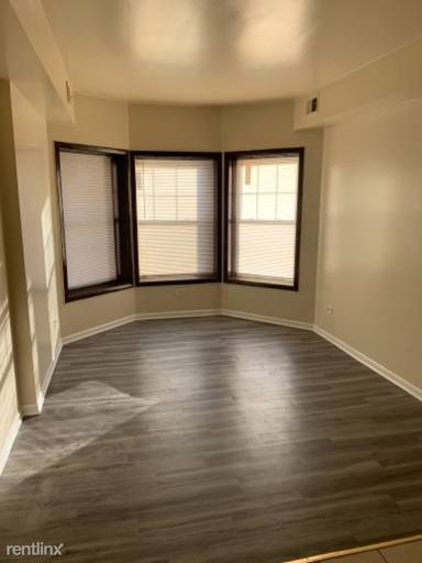 Main picture of 5362 W Madison St