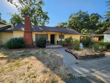 Main picture of 7749 Highland Ave