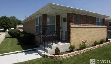 Main picture of 7459 N Octavia Ave